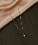 Minimal Pearl Shell Pendant Necklace