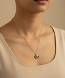 Minimal Pearl Shell Pendant Necklace